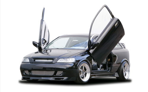 五金模型在汽车销售领域的应用与市场分析